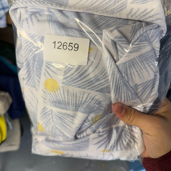 Travis Mathew Polo Shirt Mens Medium LOT OF 2 White Blue Floral Golf Casual - Picture 15 of 15